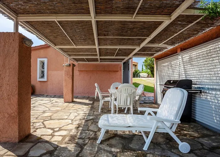 Kanonika Homes Captain's Feriehus