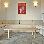 Kanonika Homes Captain's *