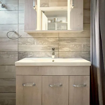 Kanonika Homes Captain's 펜션